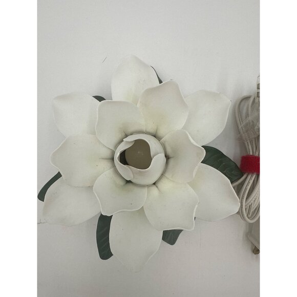 Vtg Meico Inc Lighted Porcelain Magnolia Flower with Bud & Green Leaves Decor - Picture 4 of 8